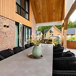 Veluwe Met Binnenzwembad & Wellness | 12 Personen | Rolstoelvriendelijk Wekerom