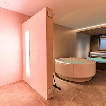 Villa Veluwe Met Binnenzwembad & Wellness - 12 Personen - Rolstoeltoegankelijk Wekerom