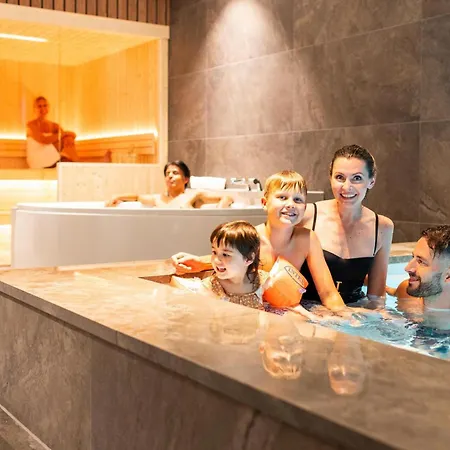 Veluwe Met Binnenzwembad & Wellness - 12 Personen - Rolstoeltoegankelijk Villa