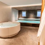 Veluwe Met Binnenzwembad & Wellness | 12 Personen | Rolstoelvriendelijk Villa Wekerom